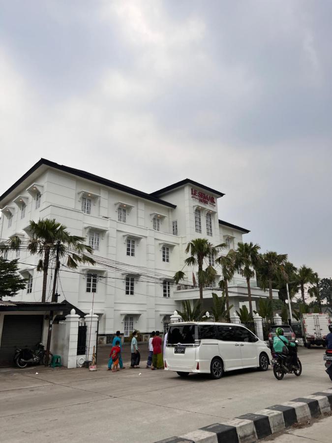 Le Semar Hotel Karawaci Dahung Bagian luar foto